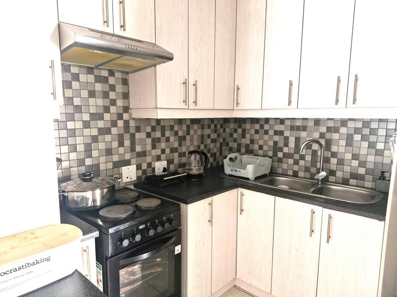 2 Bedroom Property for Sale in Loevenstein Western Cape